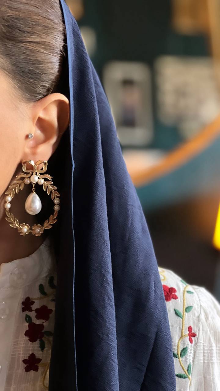 گوشواره مروارید اشکی با پاپیون